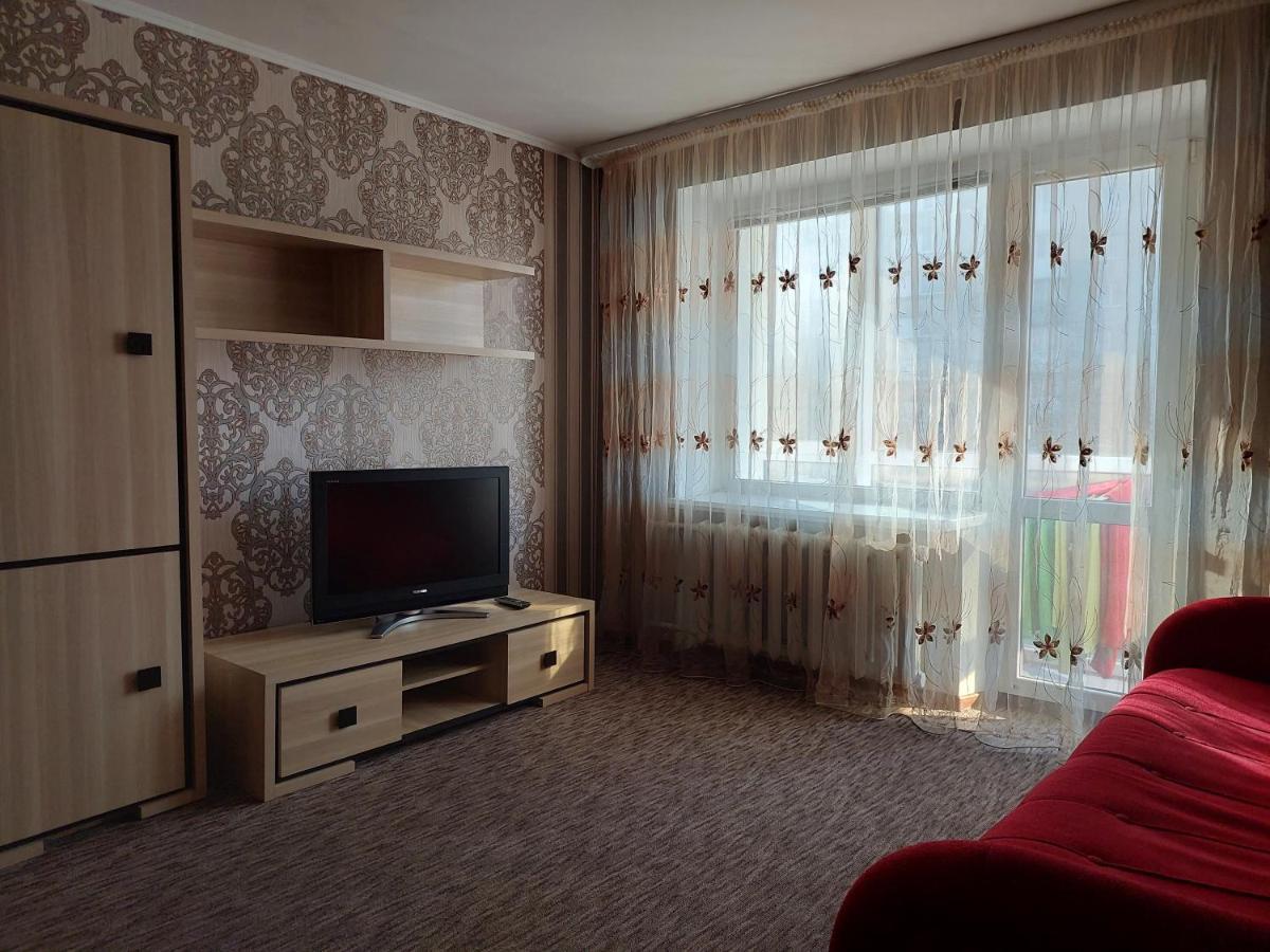 Однокімнатна На Проспекті Соборності, Біля Там-Таму Lutsʼk Esterno foto